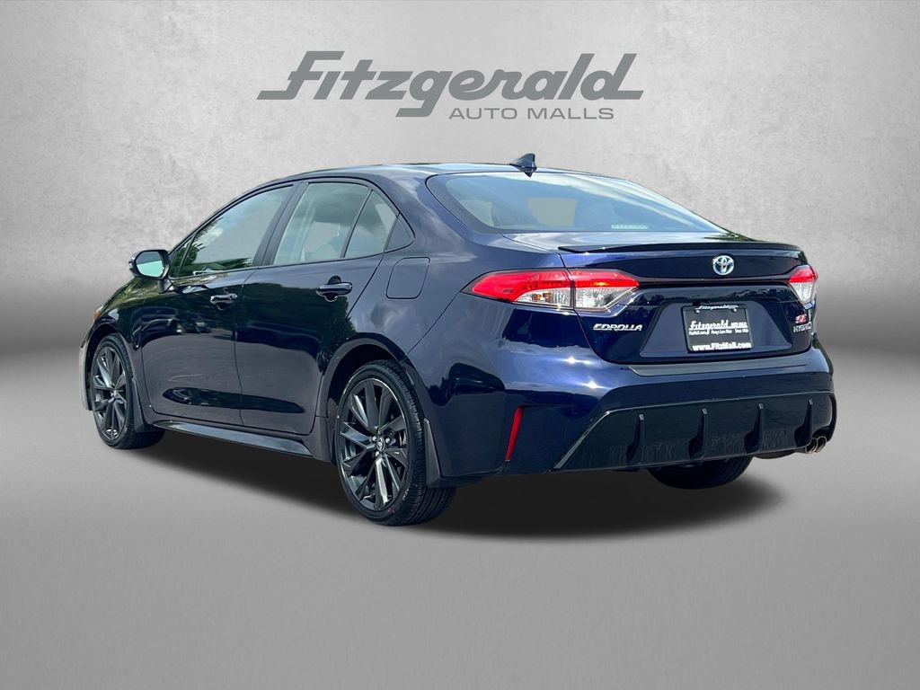 Used 2023 Toyota Corolla SE w/ SE Package FWD image 9