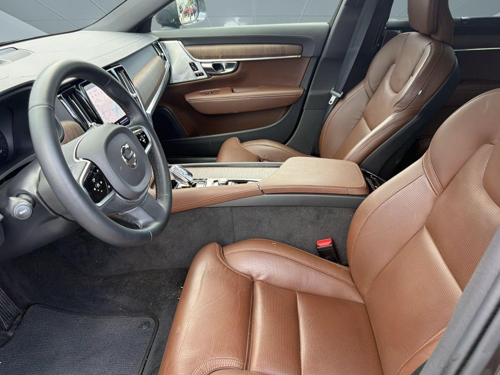 Certified 2025 Volvo V90 B6 Cross Country Ultra AWD/4WD image 5