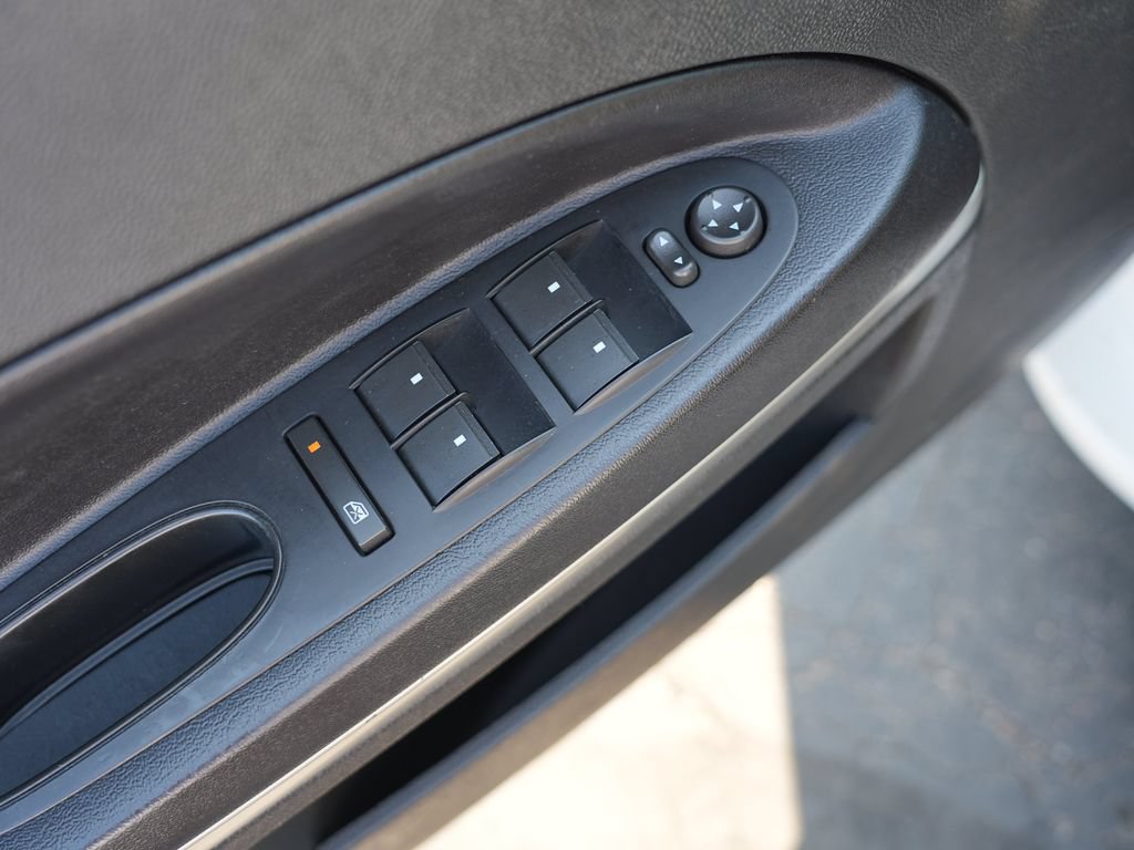 Used 2010 Chevrolet HHR LS FWD image 16