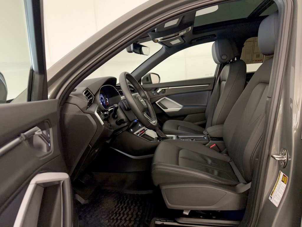 Certified 2025 Audi Q3 2.0T Premium w/ Convenience Package AWD/4WD image 5