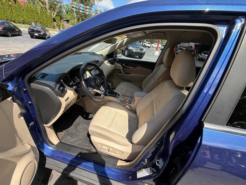 Used 2020 Nissan Rogue SV w/ Premium Package image 8