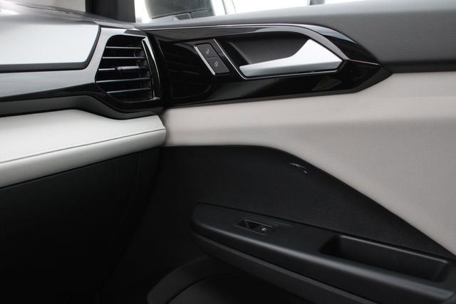 New 2026 Volkswagen Taos S FWD image 19