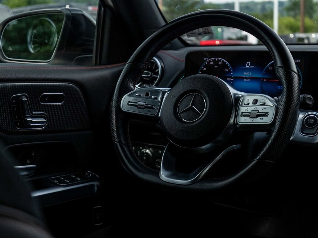 Used 2023 Mercedes-Benz EQB 350 4MATIC SUV image 26