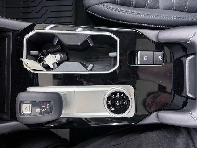 New 2026 Mitsubishi Outlander AWD image 36