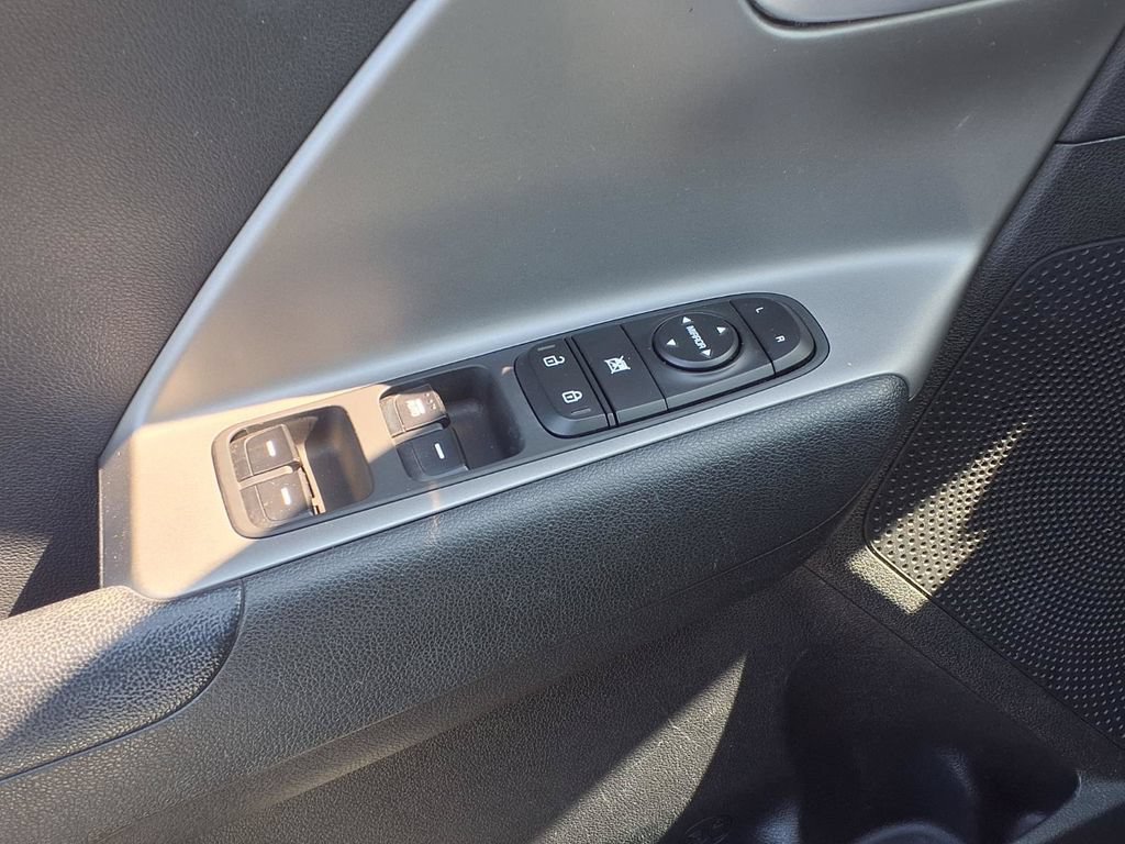 Used 2021 Kia Niro LX FWD image 20