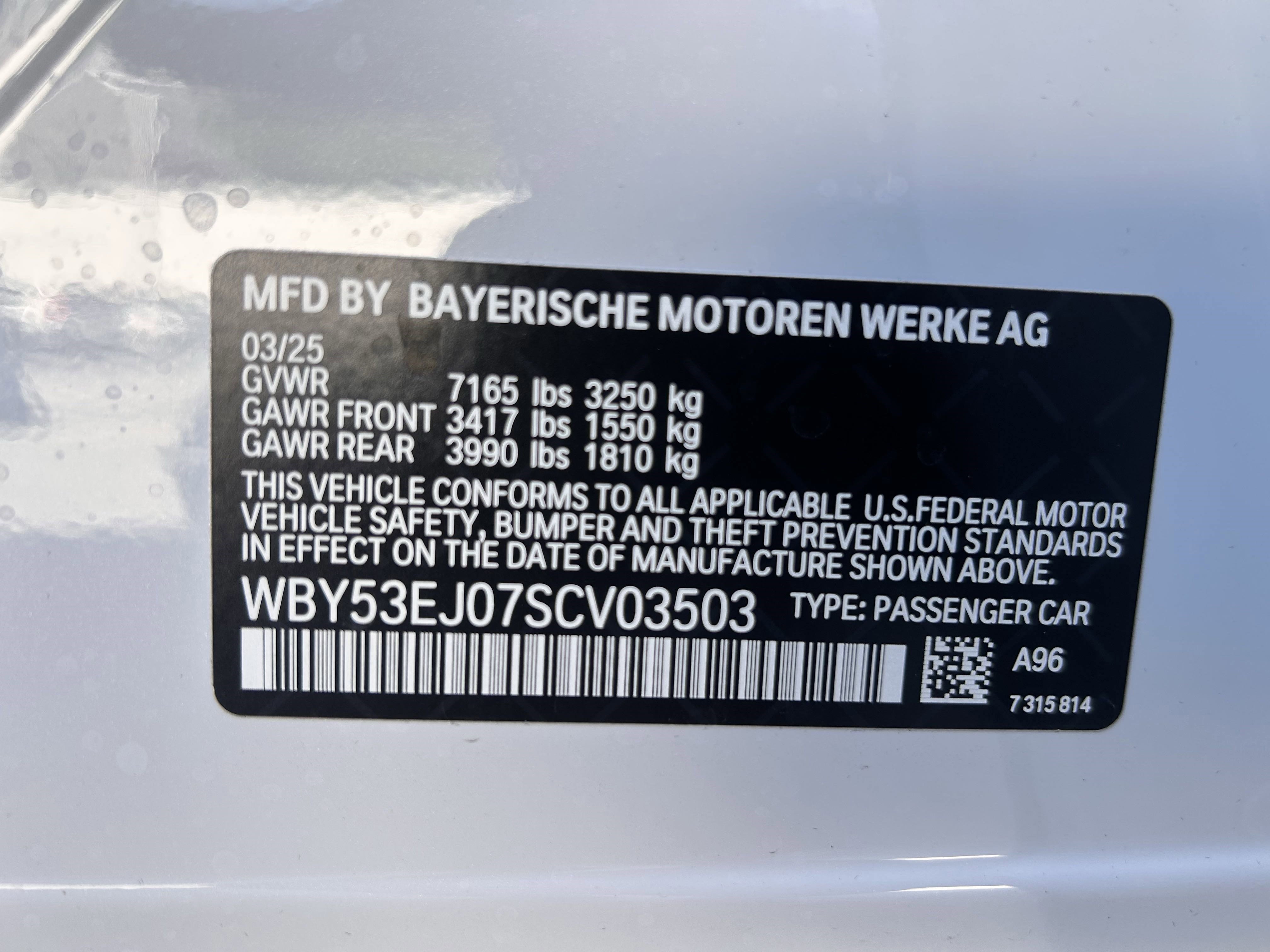 Used 2025 BMW i7 xDrive60 image 35