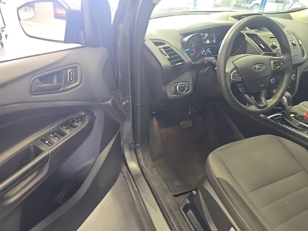 Used 2017 Ford Escape S FWD image 5