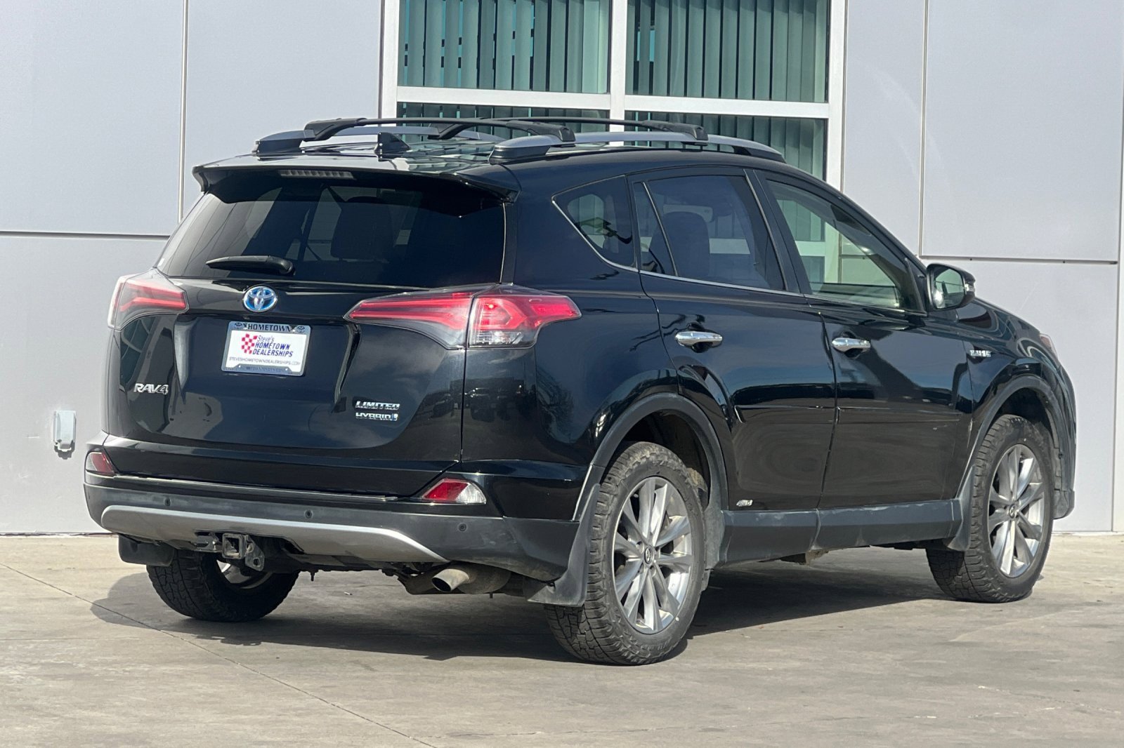 Used 2017 Toyota RAV4 Limited w/ Advanced Technology Package image 4