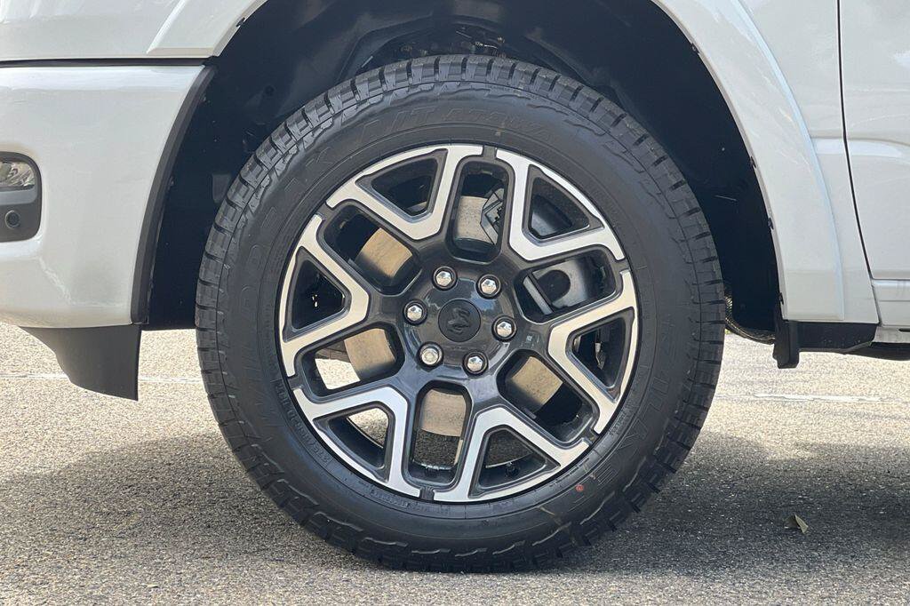 New 2026 RAM 1500 Laramie AWD/4WD image 24