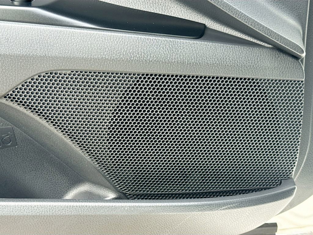 Used 2025 Toyota Camry SE image 23