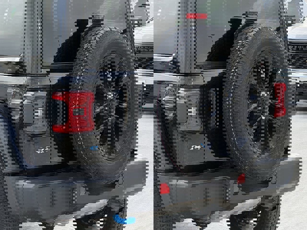 Used 2022 Jeep Wrangler Unlimited Sahara w/ Cold Weather Group image 5