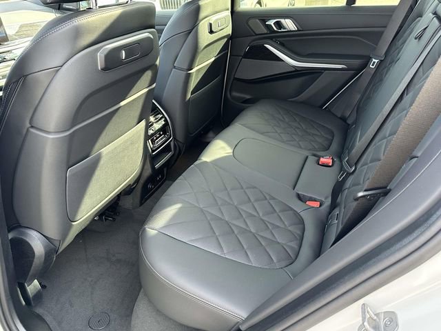 New 2026 BMW X5 xDrive40i w/ M Sport Package AWD/4WD image 8