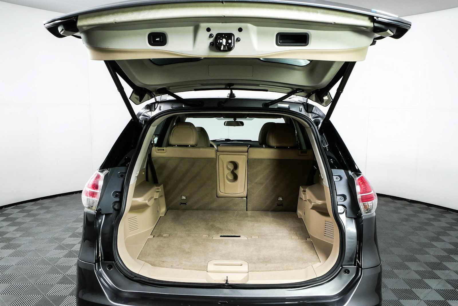 Used 2014 Nissan Rogue SL w/ SL Premium Package FWD image 30