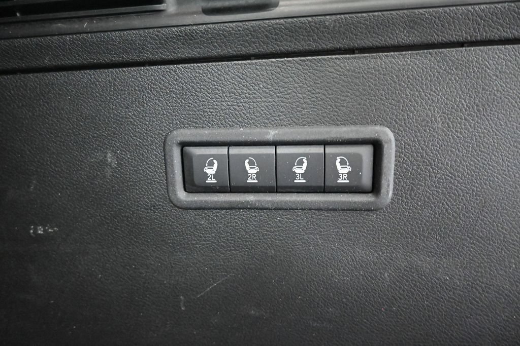 Used 2024 Jeep Wagoneer Series III AWD/4WD image 39