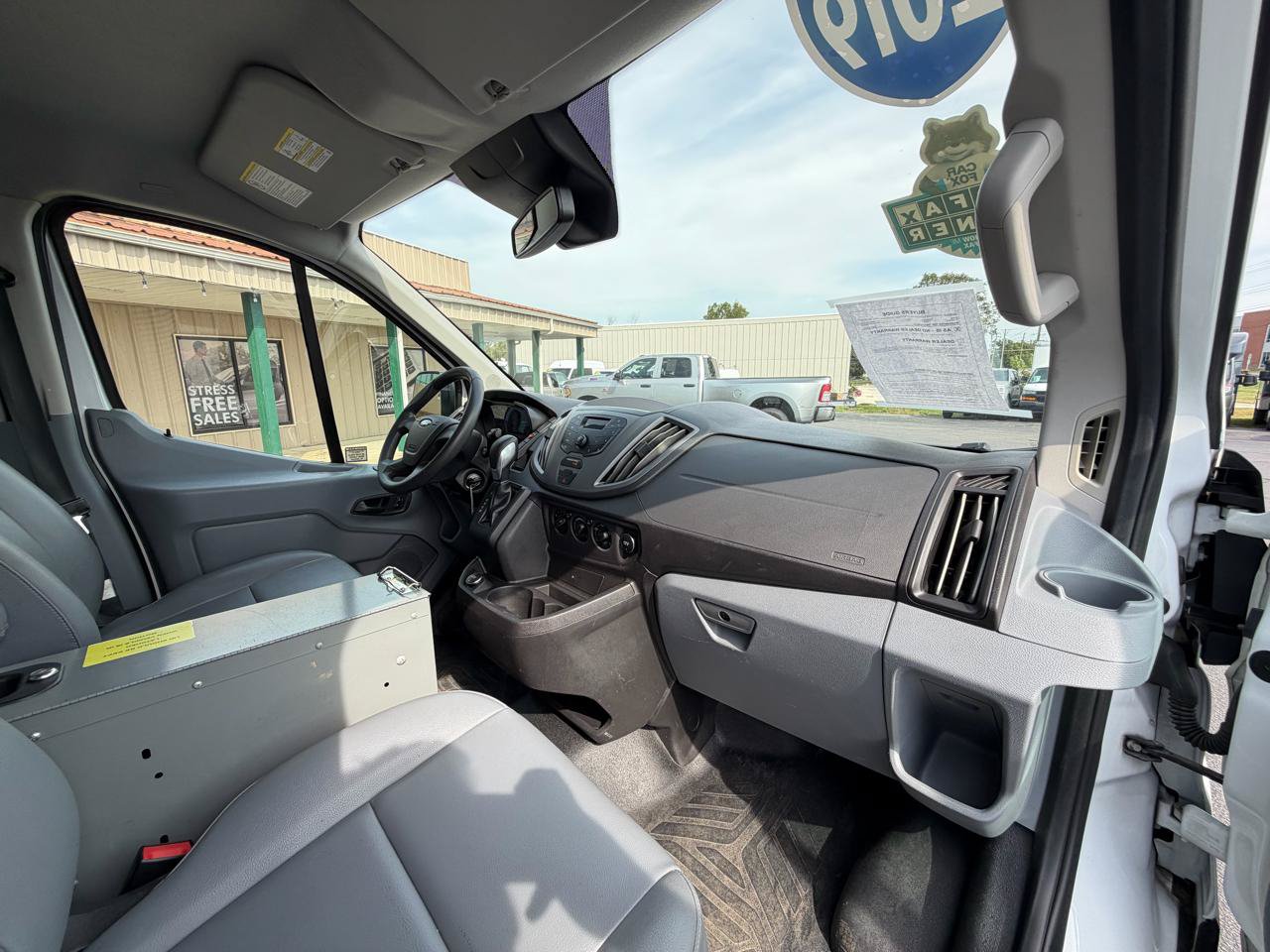 Used 2019 Ford Transit 250 130 Low Roof RWD image 15