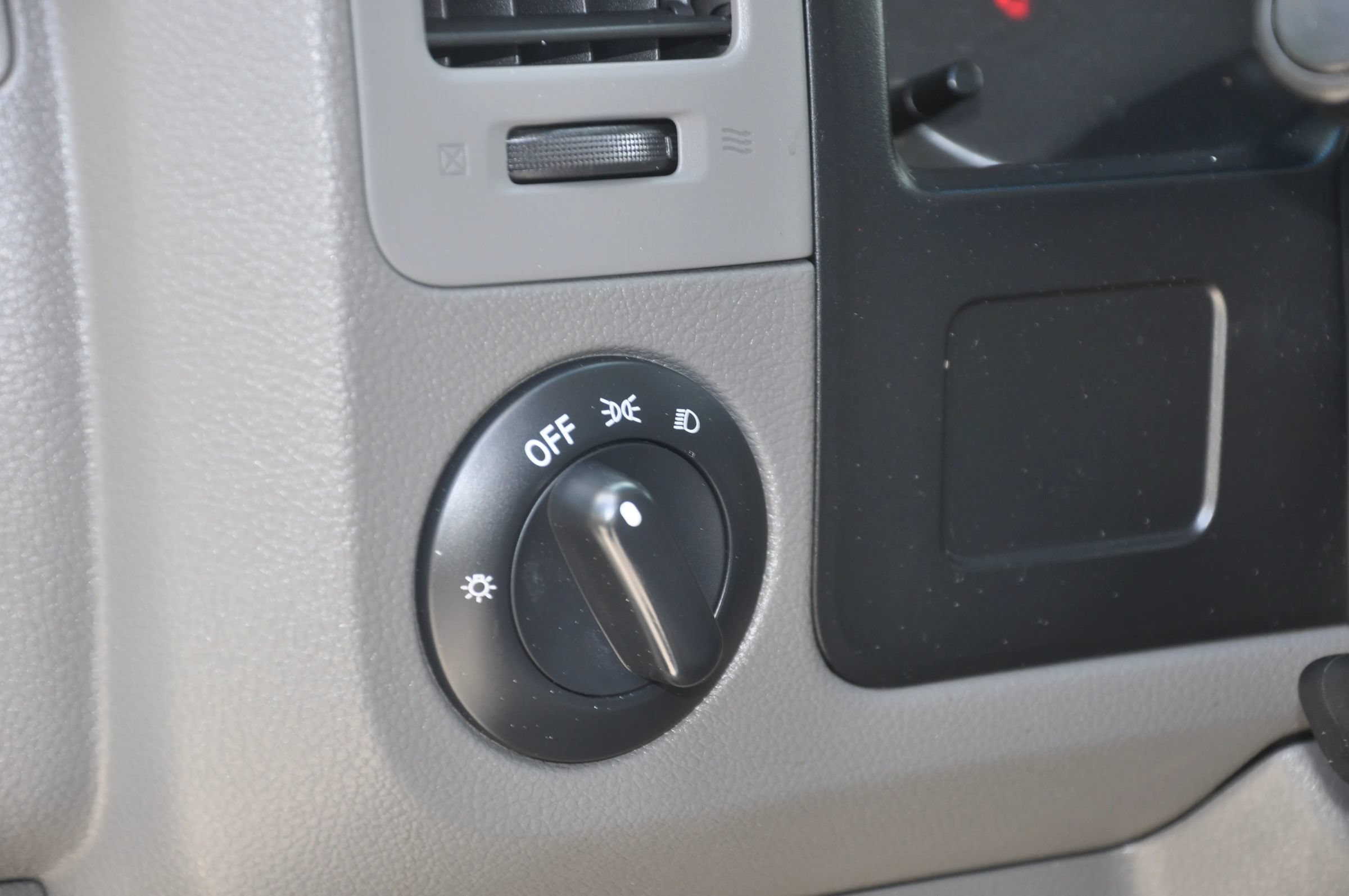 Used 2013 Nissan NV 3500 SV w/ Technology Pkg RWD image 39