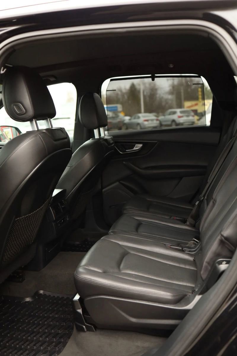 Used 2017 Audi Q7 3.0T Premium Plus w/ Premium Plus Package image 32