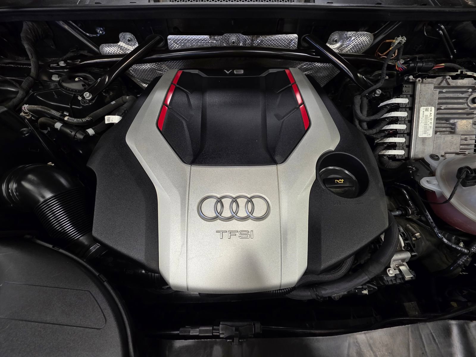 Used 2020 Audi SQ5 Premium Plus w/ Premium Plus Package AWD/4WD image 3