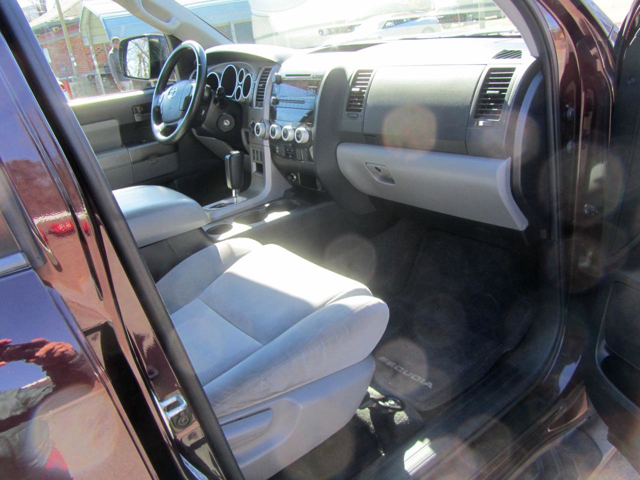 Used 2012 Toyota Sequoia SR5 image 21