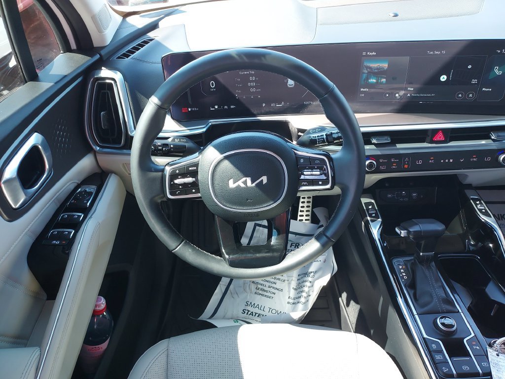 Used 2025 Kia Sorento SX FWD image 18
