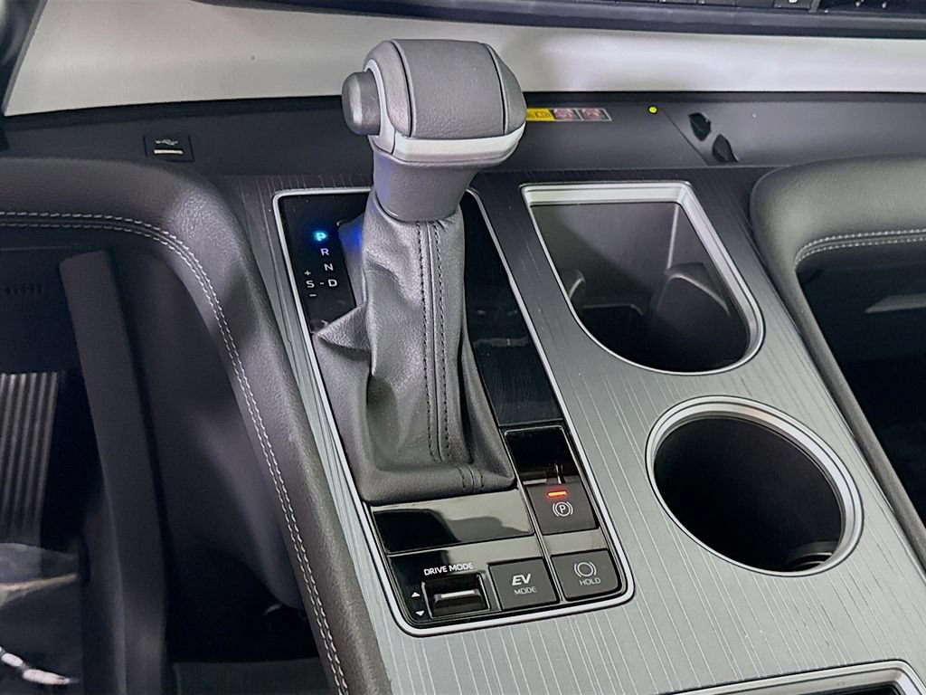 Certified 2025 Toyota Sienna XLE AWD/4WD image 10