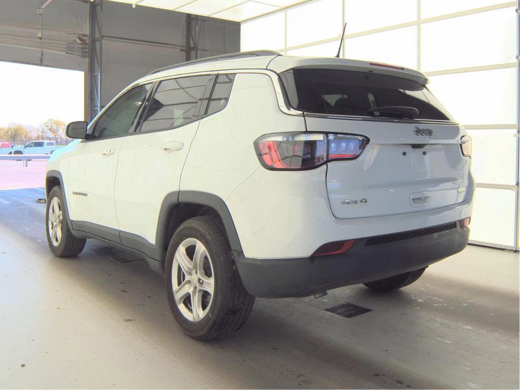 Used 2023 Jeep Compass Latitude w/ Sun and Sound Group AWD/4WD image 3