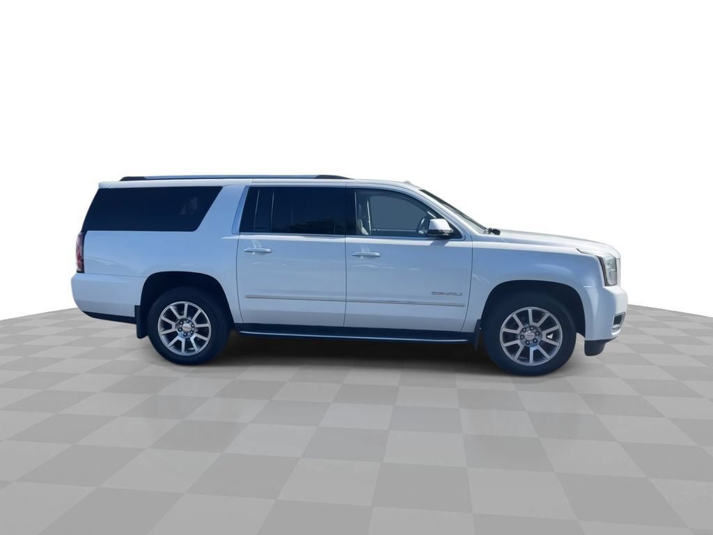Used 2018 GMC Yukon XL Denali w/ Open Road Package AWD/4WD image 9