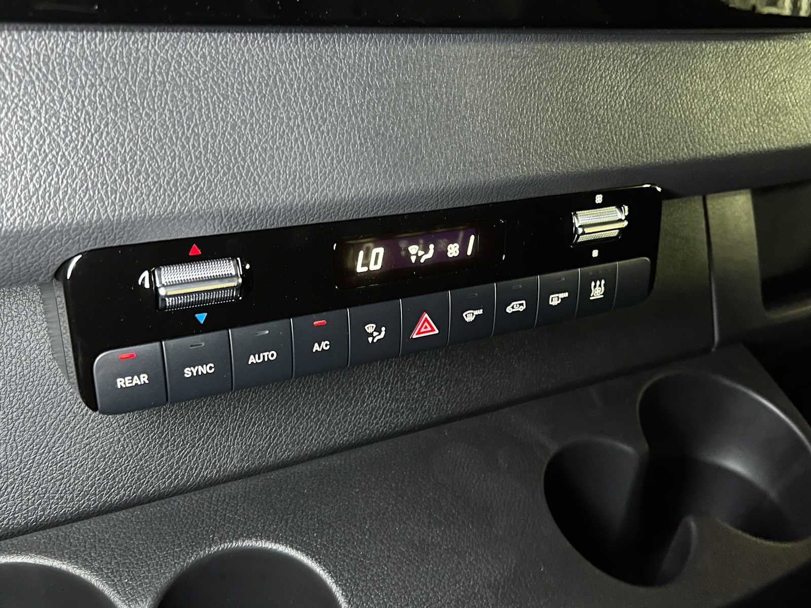 Used 2025 Mercedes-Benz Sprinter 2500 image 32