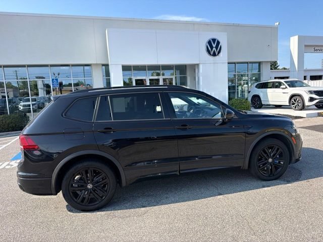 Used 2022 Volkswagen Tiguan SE R-Line FWD image 3