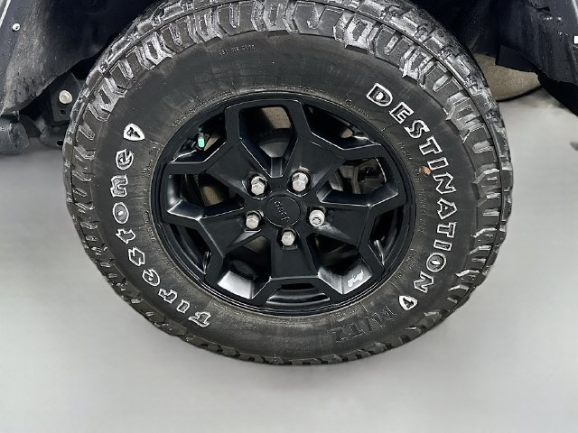 Used 2023 Jeep Wrangler Unlimited w/ Sun & Screen Package AWD/4WD image 32