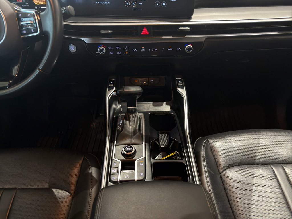 Certified 2025 Kia Sorento S FWD image 18