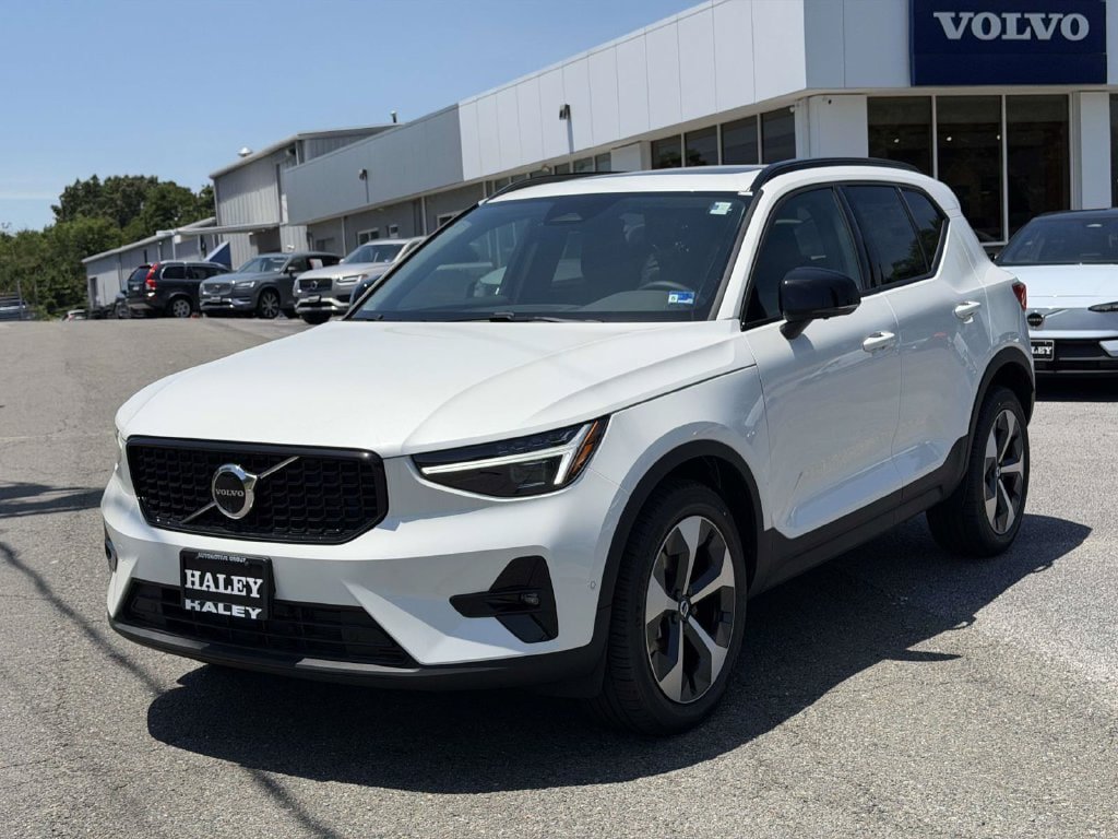 New 2026 Volvo XC40 B5 Plus w/ Protection Package Premier AWD/4WD image 22