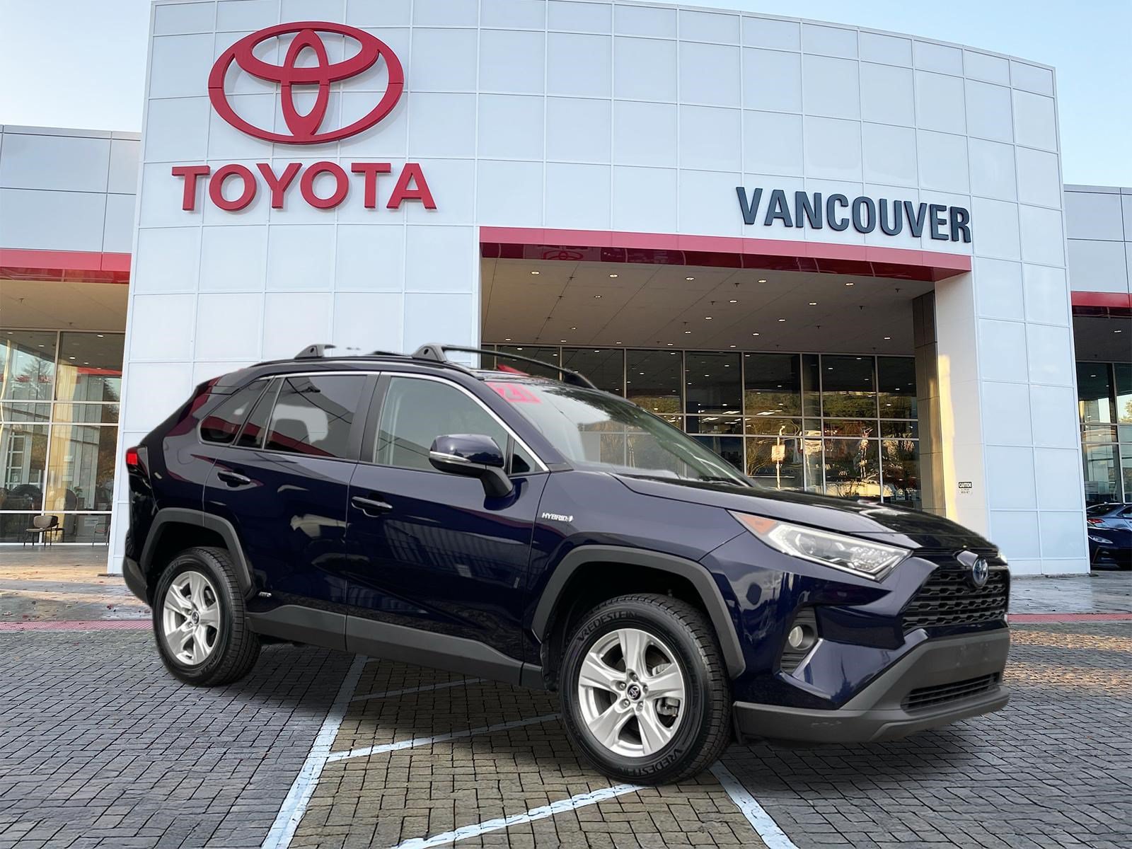 Used 2021 Toyota RAV4 XLE w/ Convenience Package AWD/4WD image 1