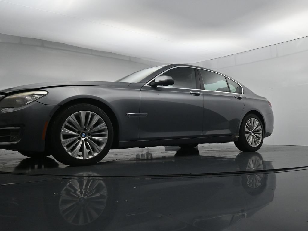 Used 2015 BMW 740i RWD image 34