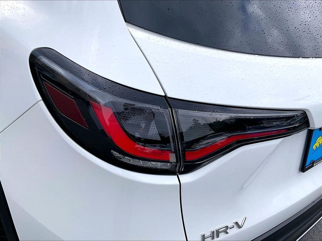 Used 2025 Honda HR-V Sport image 33