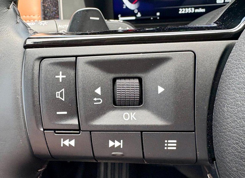 Used 2025 Nissan Pathfinder Platinum FWD image 23