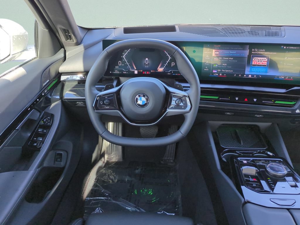 Used 2026 BMW 530i xDrive AWD/4WD image 11