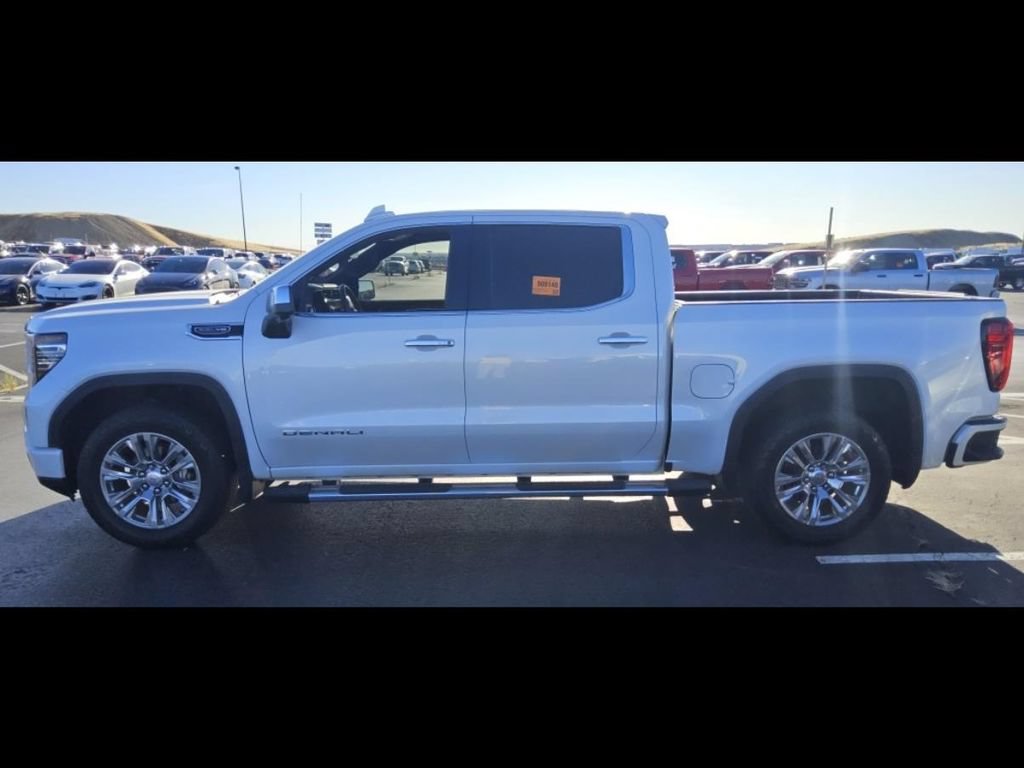 Used 2022 GMC Sierra 1500 Denali w/ Technology Package AWD/4WD image 6