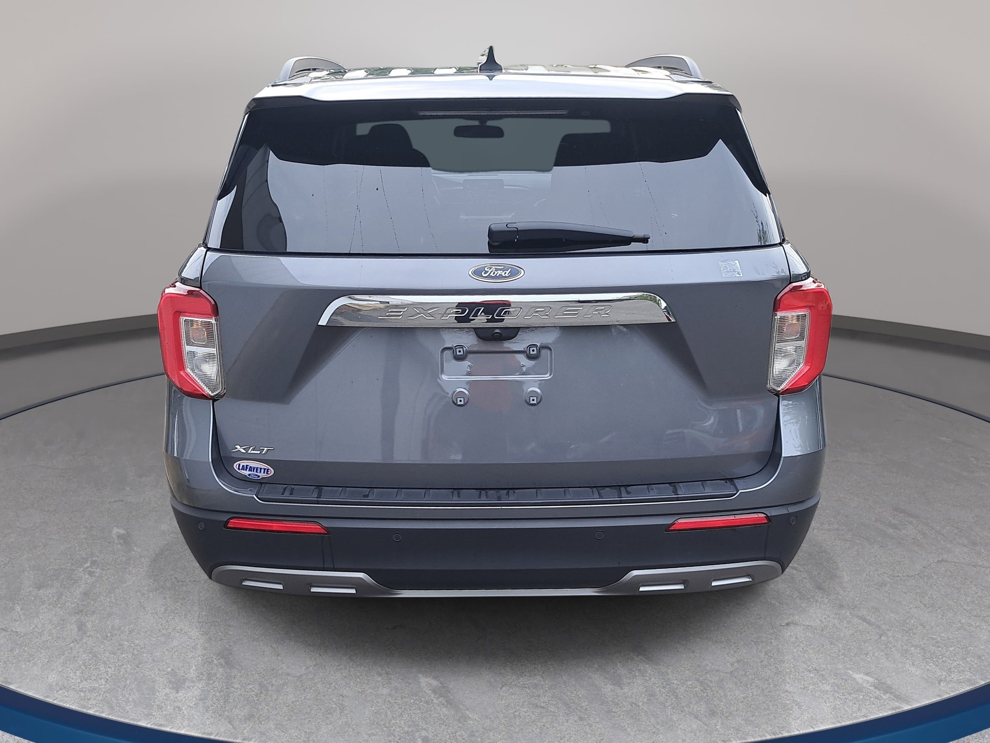 Used 2023 Ford Explorer XLT w/ Equipment Group 202A RWD image 6