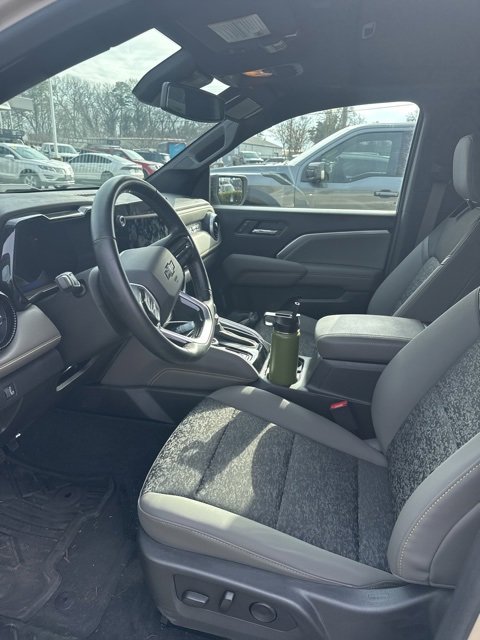 Used 2024 Chevrolet Colorado ZR2 w/ Technology Package image 3