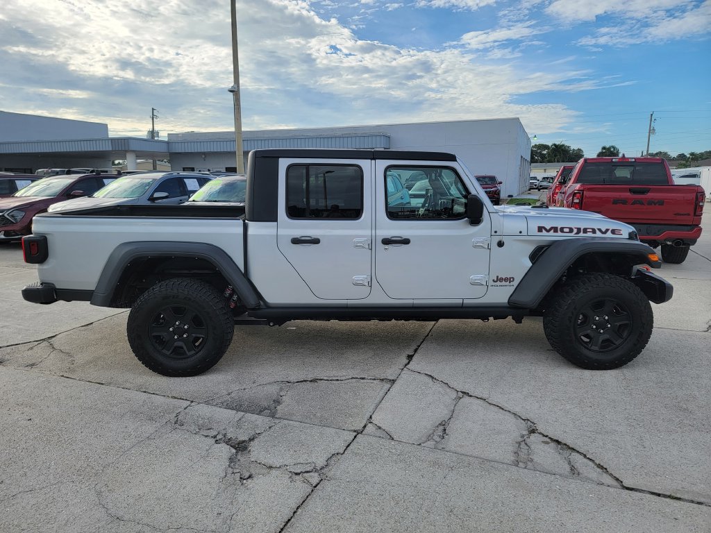 Used 2023 Jeep Gladiator Mojave w/ Trailer Tow Package AWD/4WD image 6
