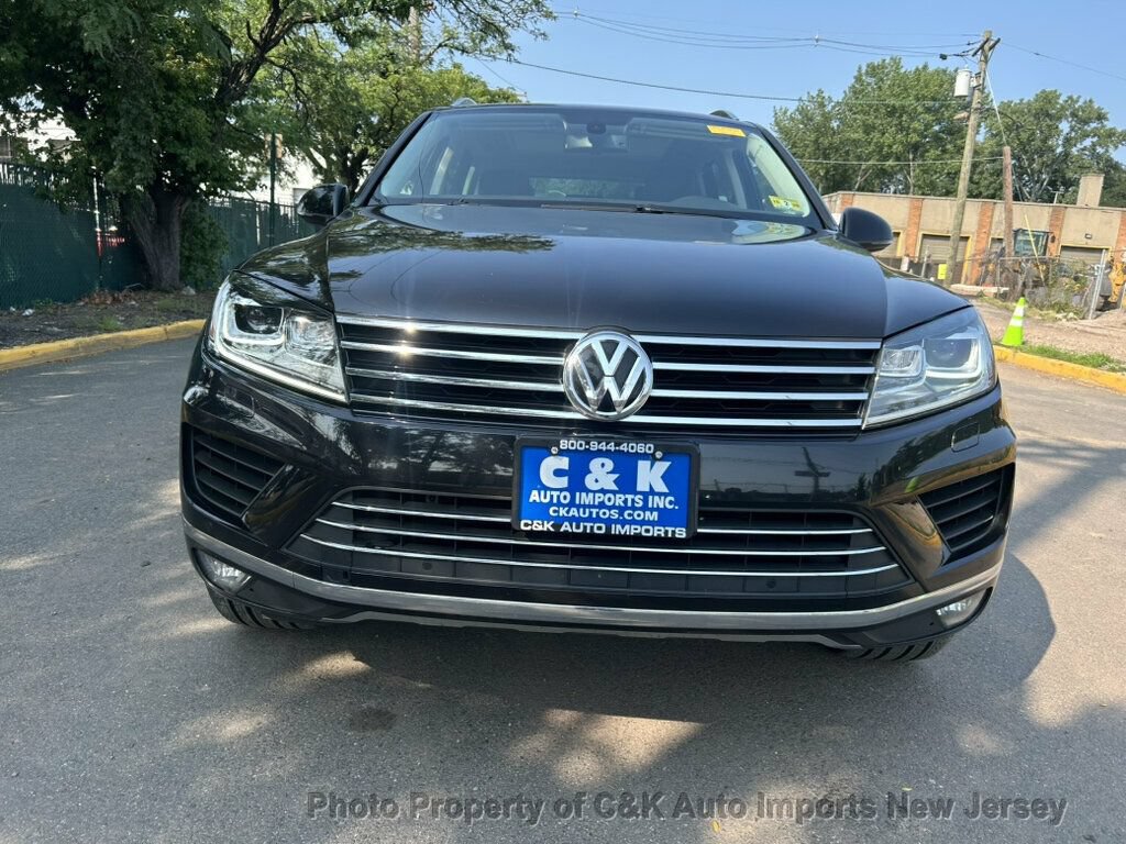 Used 2015 Volkswagen Touareg VR6 AWD/4WD image 3
