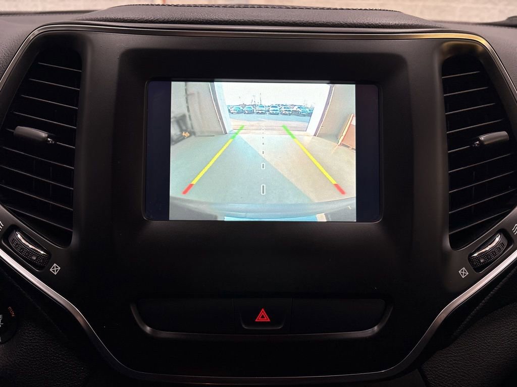 Used 2019 Jeep Cherokee Latitude Plus w/ Cold Weather Group image 37