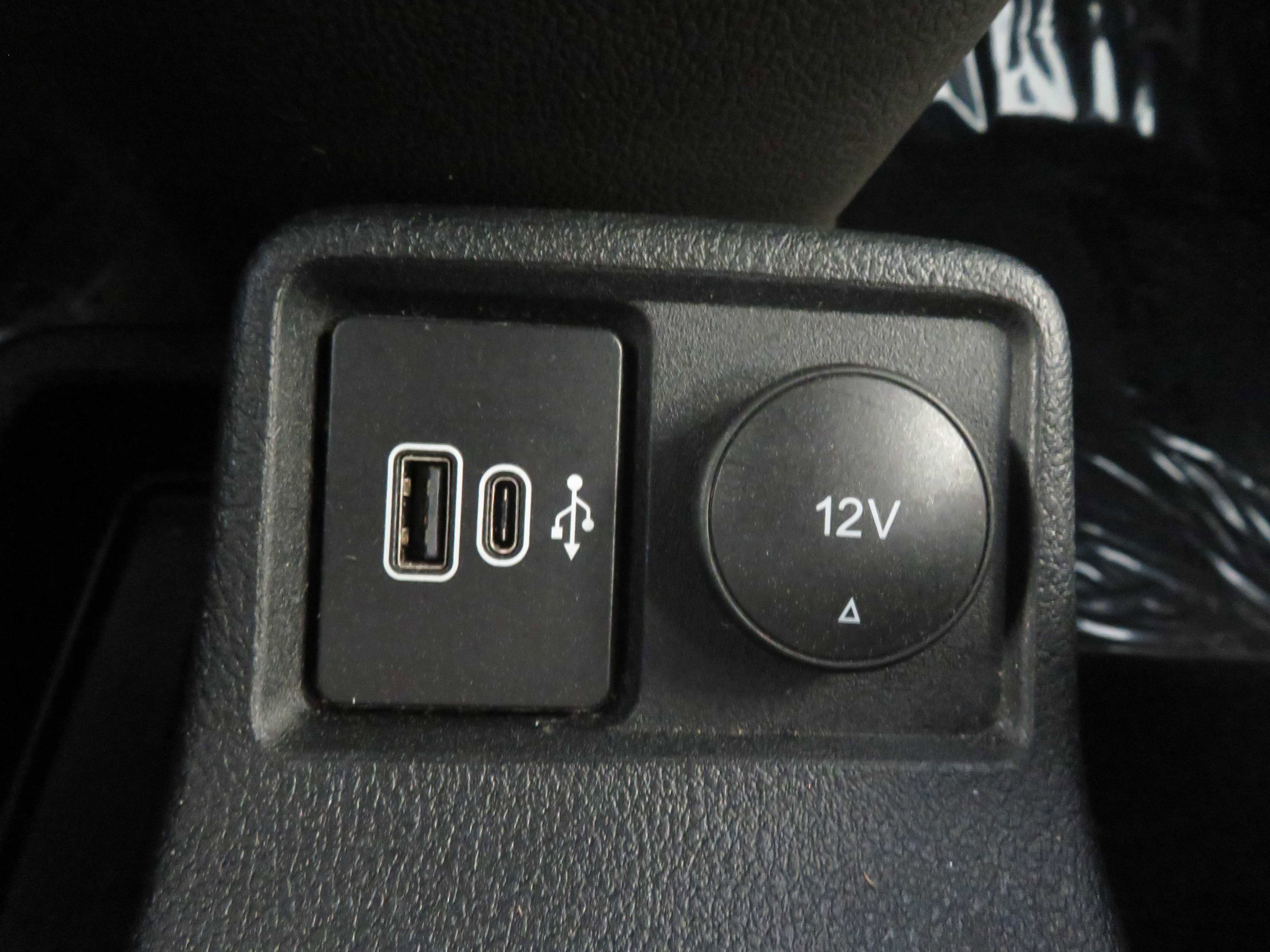 Used 2022 Ford Transit Connect XLT image 53