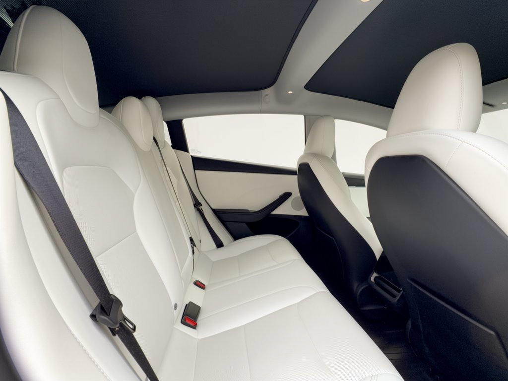 Used 2025 Tesla Model 3 Long Range RWD image 27