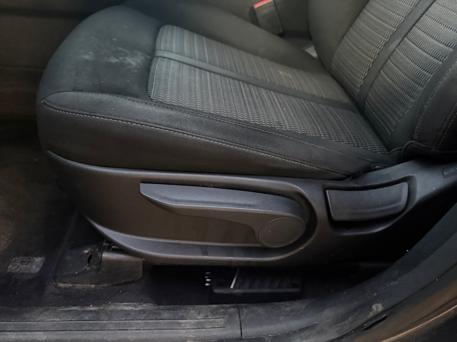 Used 2022 Kia Sorento LX FWD image 14