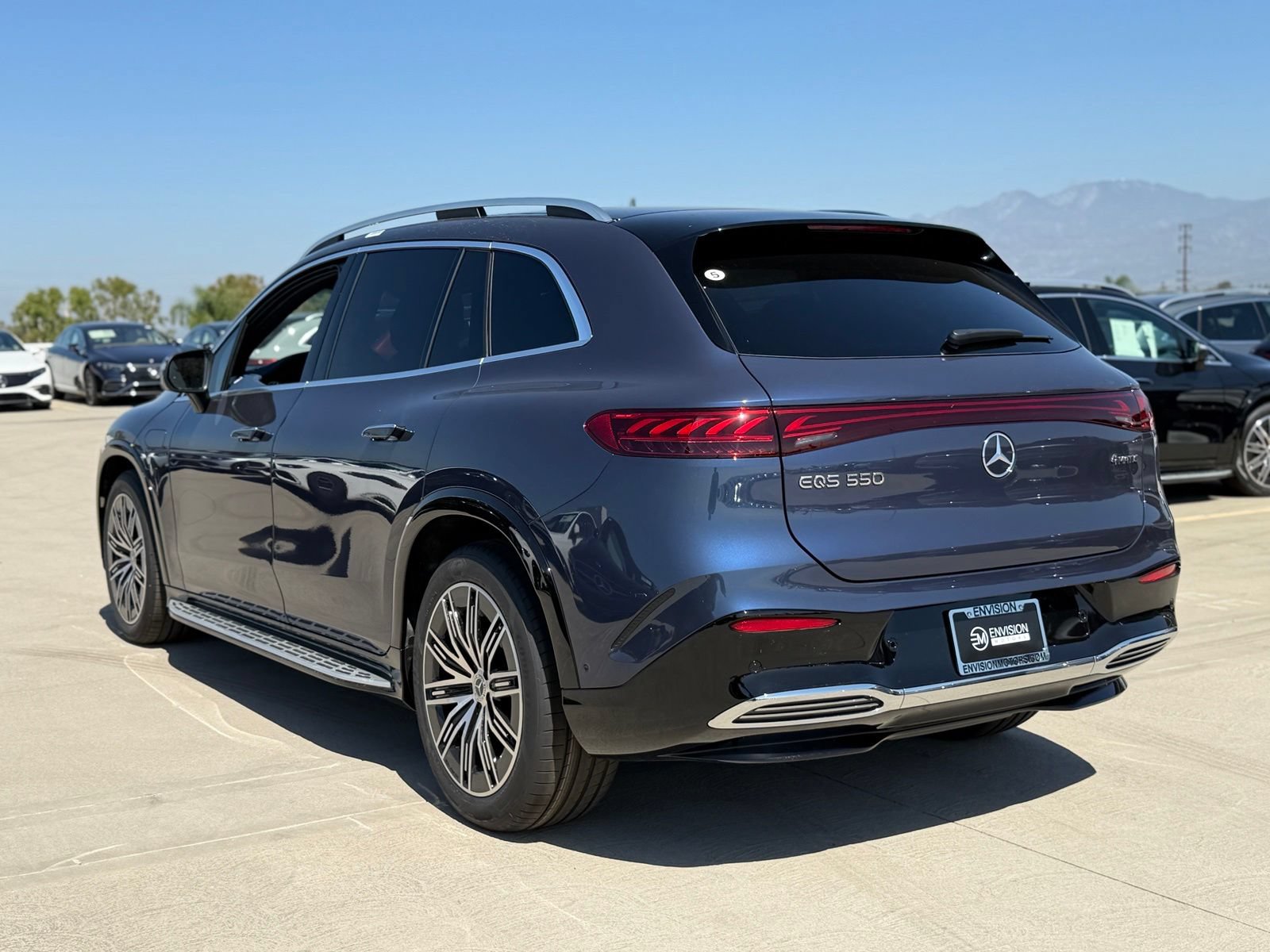New 2026 Mercedes-Benz EQS 550 4MATIC SUV image 8