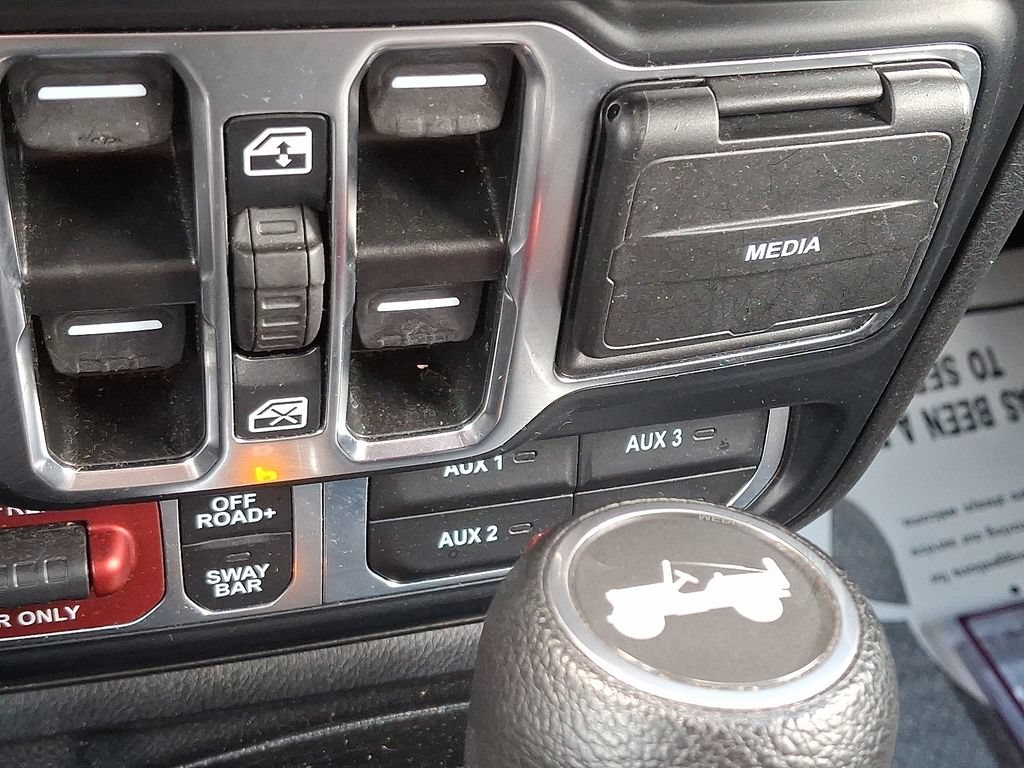 Used 2024 Jeep Wrangler Unlimited Rubicon 4xe AWD/4WD image 25