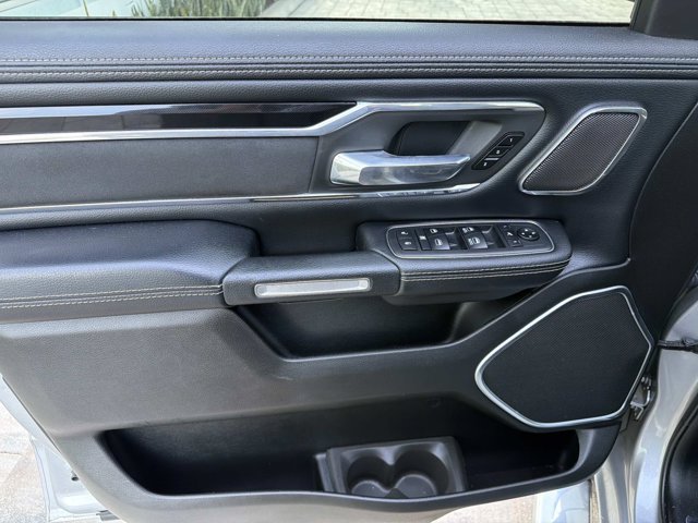 Used 2019 RAM 1500 Laramie AWD/4WD image 9