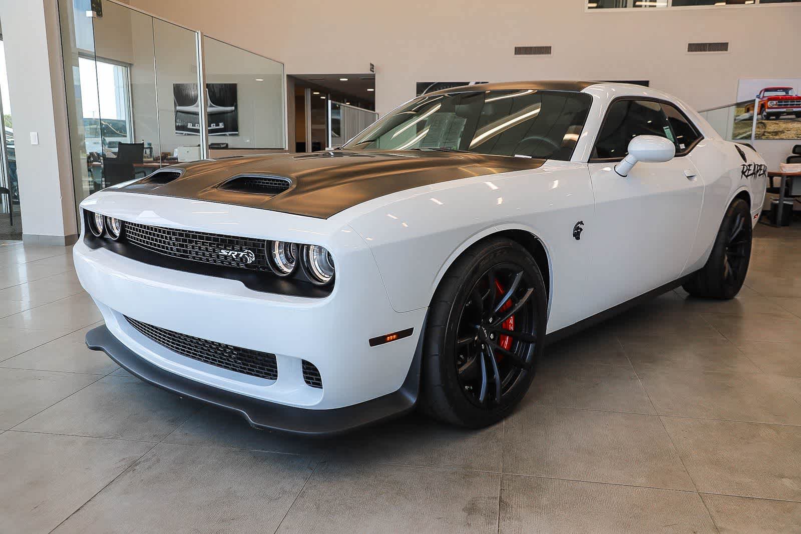 Used 2023 Dodge Challenger SRT Hellcat w/ Driver Convenience Group RWD image 1